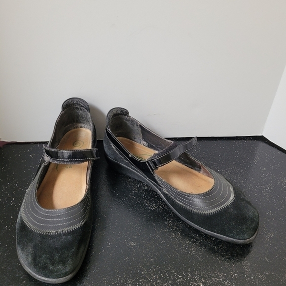 Naot Black Suede MaryJanes - Picture 1 of 7